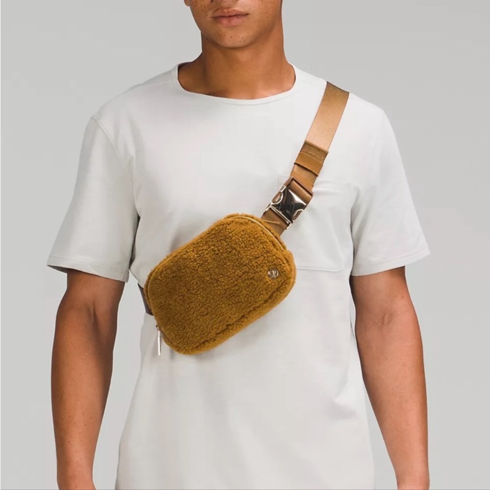Lululemon Athletica everywhere fleece belt bag burnt caramel